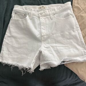 Madewell White Relaxed Fit Denim High Rise Denim Shorts size 14 / 32 5 in inseam
